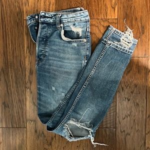 Distressed high Waisted Straight Jeans
